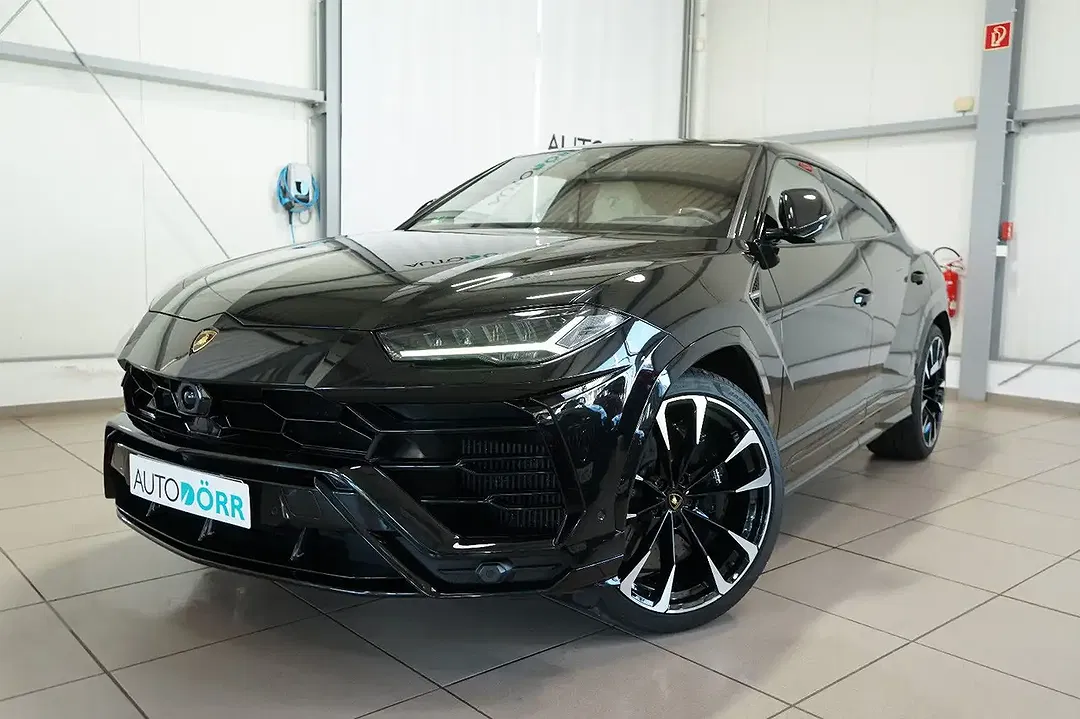 Lamborghini Urus - foto 1