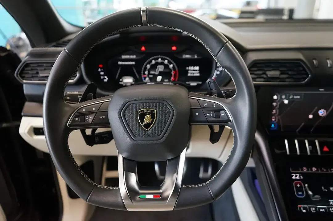 Lamborghini Urus - Thumbnail 11