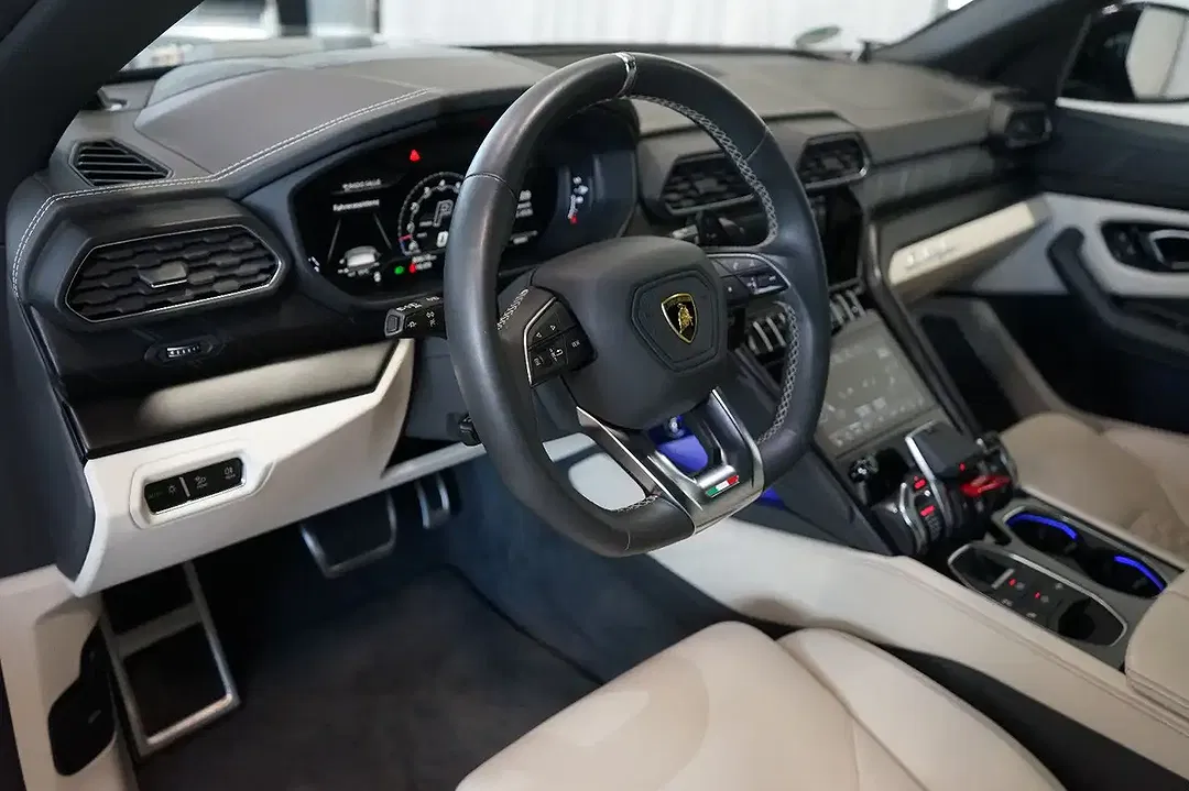 Lamborghini Urus - Thumbnail 12