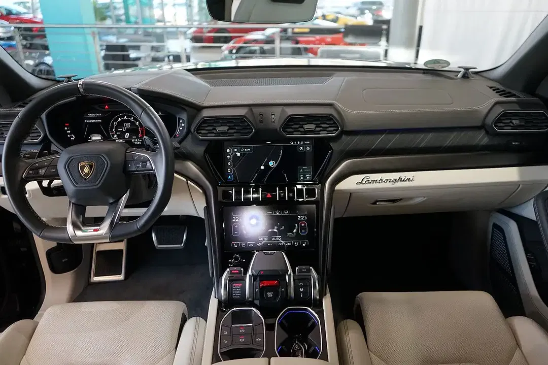 Lamborghini Urus - foto 15
