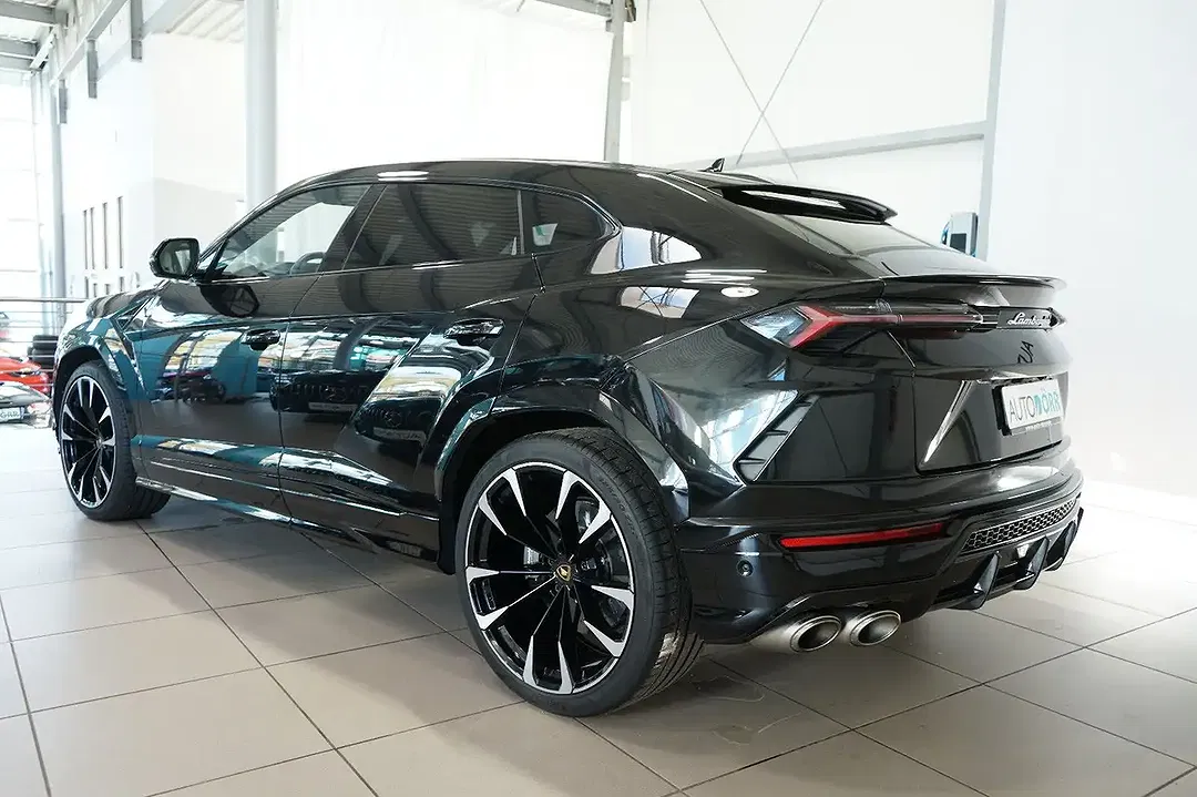 Lamborghini Urus - Thumbnail 3