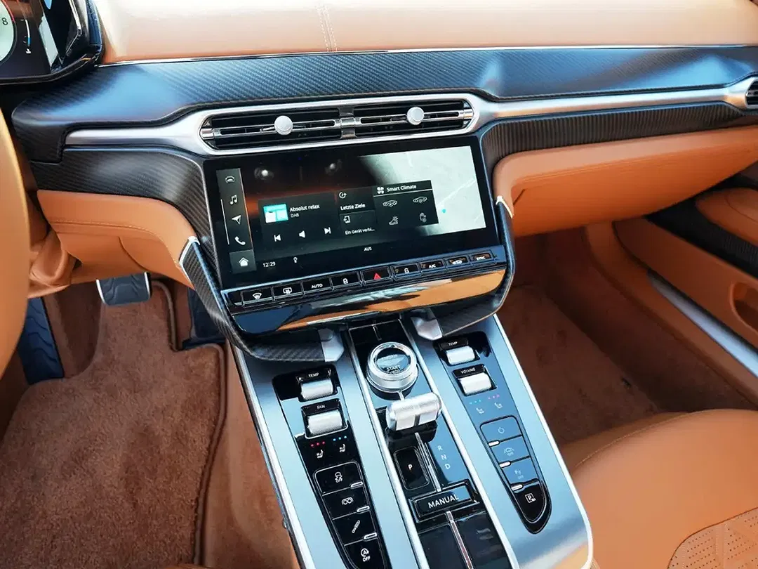 Aston Martin Vanquish V12 - Thumbnail 28