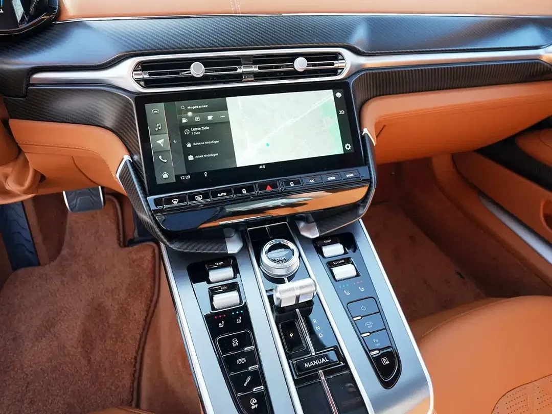 Aston Martin Vanquish V12 - Thumbnail 29