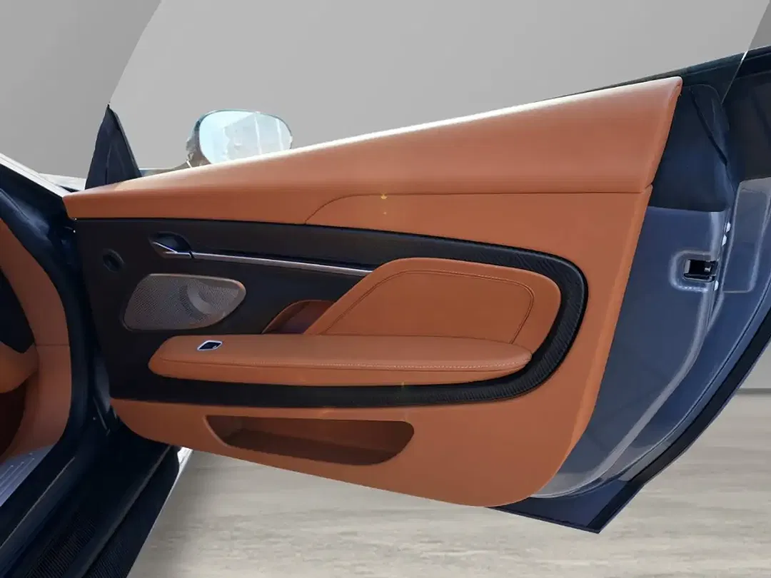 Aston Martin Vanquish V12 - Thumbnail 31