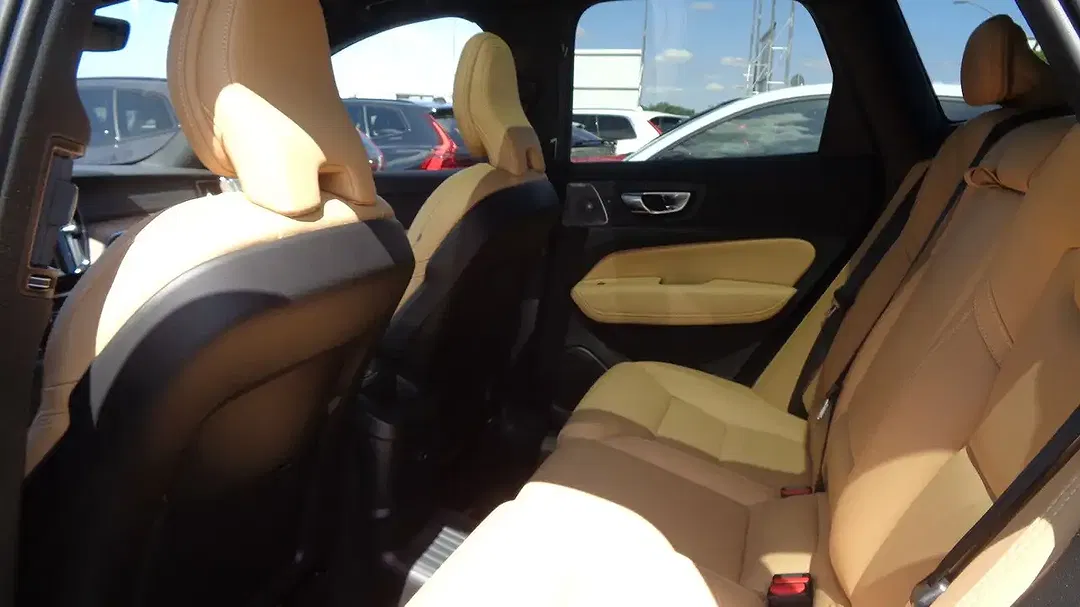 Volvo XC60 T8 PHEV Hybrid AWD Ultimate Bright - Thumbnail 9
