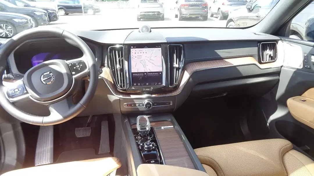 Volvo XC60 T8 PHEV Hybrid AWD Ultimate Bright - Thumbnail 8
