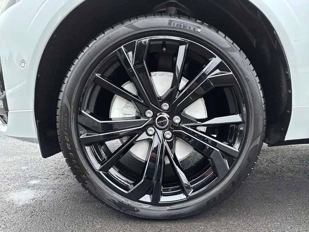 Volvo XC60 B5 AWD Plus Black Edition - Thumbnail 9