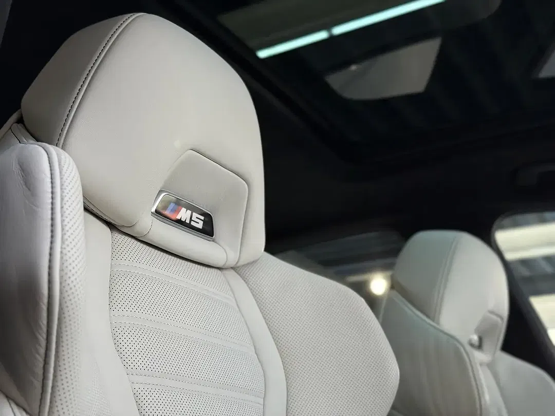 BMW M5 M - Thumbnail 10