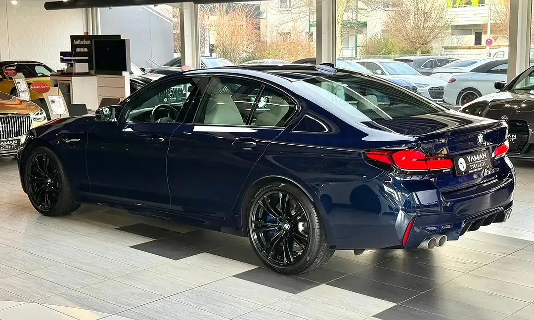 BMW M5 M - Thumbnail 5