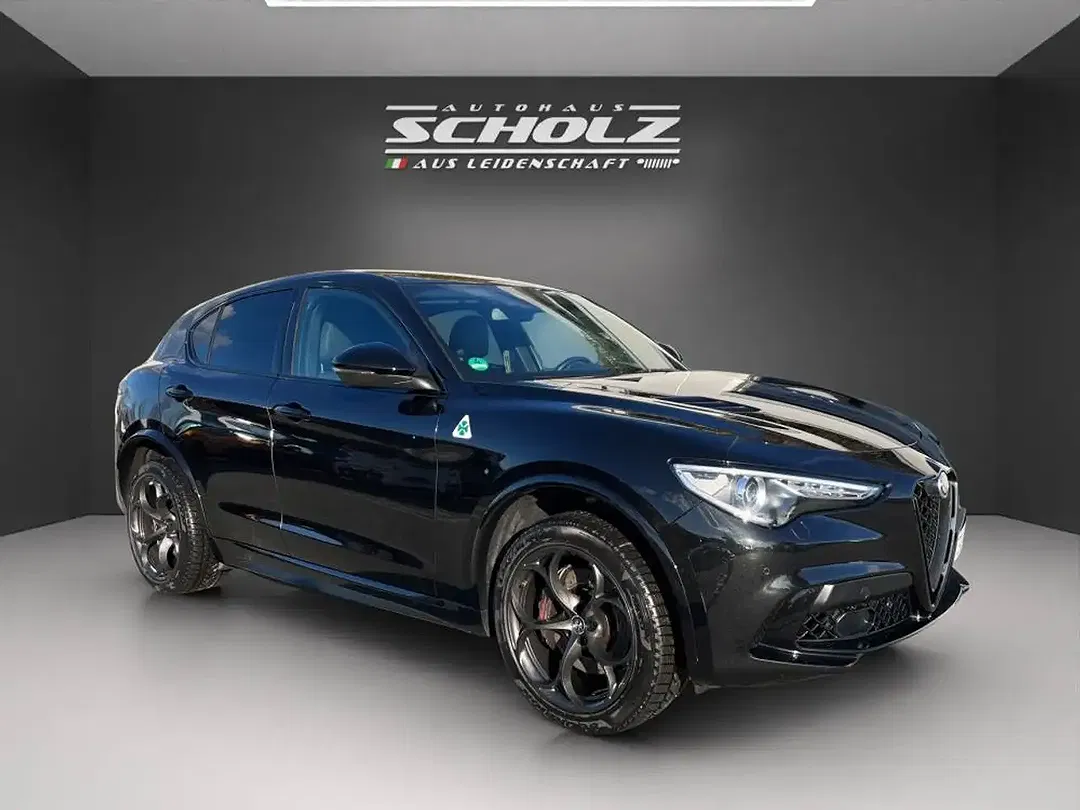 Alfa Romeo Quadrifoglio - Thumbnail 3