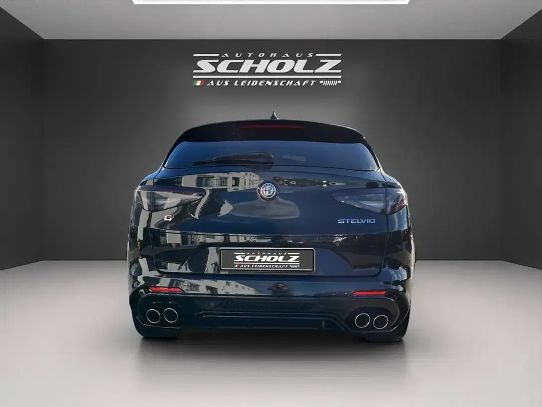 Alfa Romeo Quadrifoglio - Thumbnail 5
