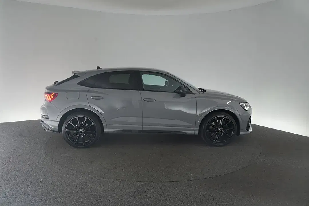 Audi RS Q3 2.5 TFSI S tronic quattro Sportback - Thumbnail 5