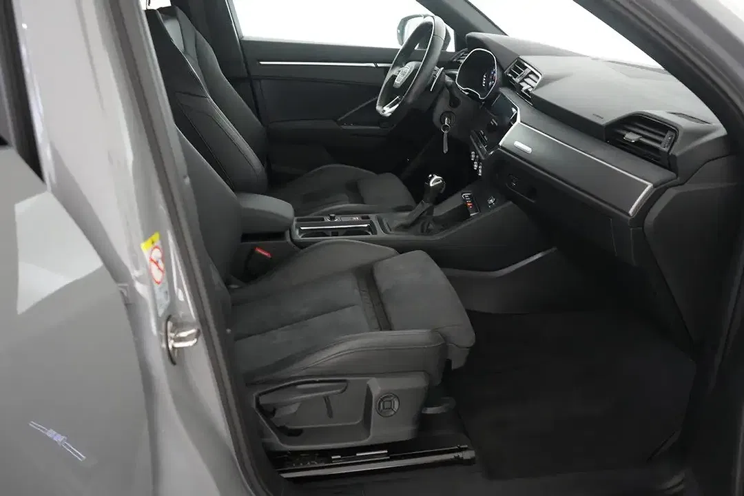 Audi RS Q3 2.5 TFSI S tronic quattro Sportback - Thumbnail 8