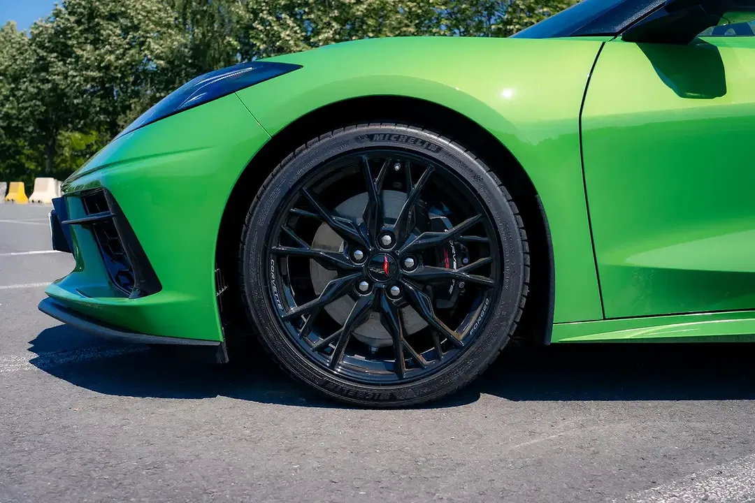 Corvette C8 Stingray Convertible 3LT - Thumbnail 3
