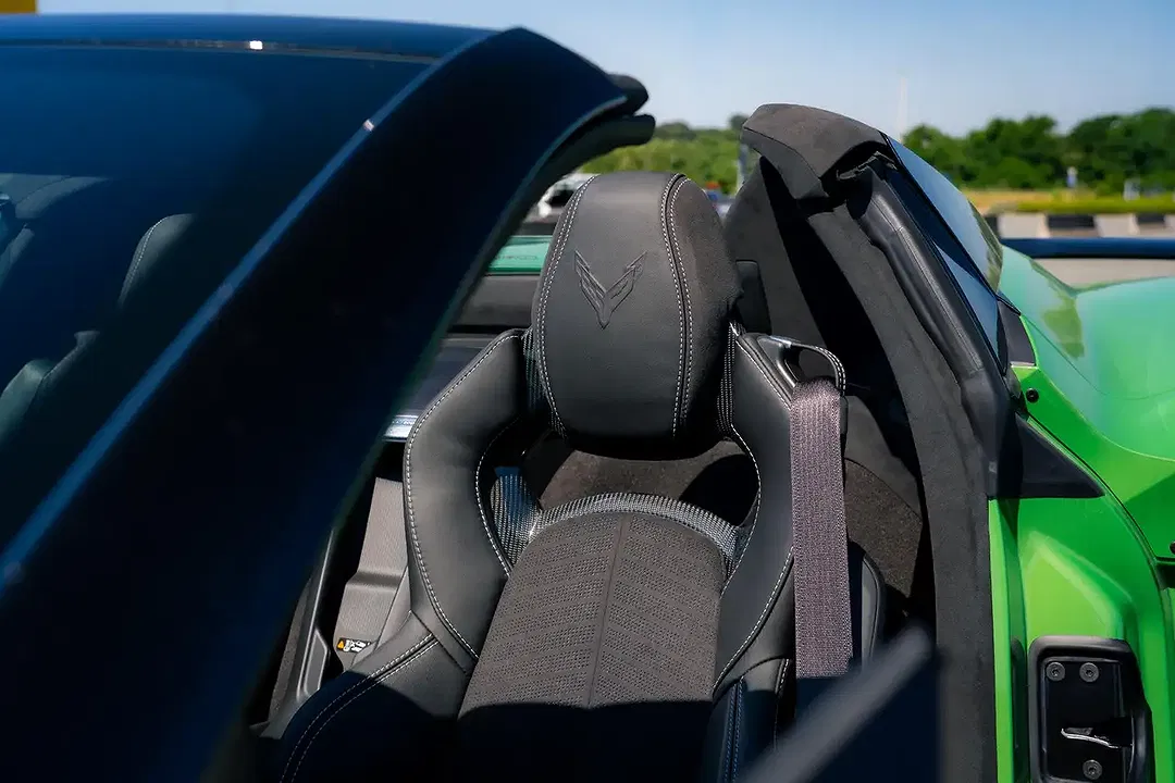 Corvette C8 Stingray Convertible 3LT - Thumbnail 9