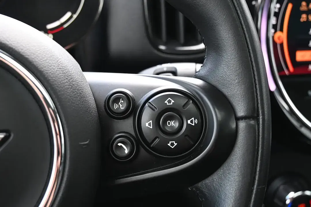MINI One D Countryman - Thumbnail 13