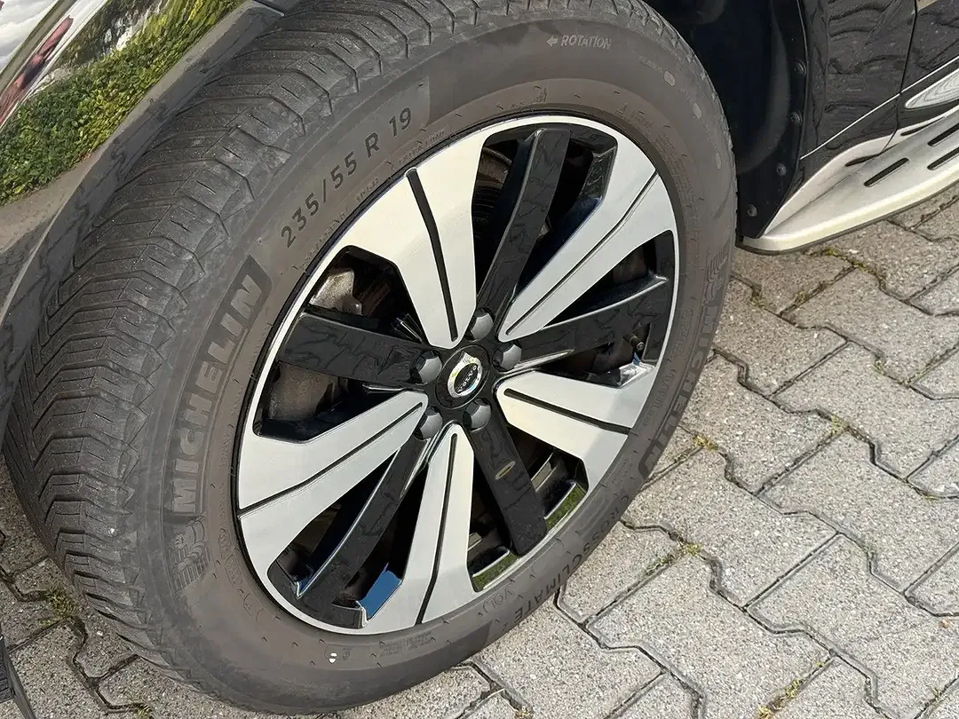 Volvo XC60 PHEV Recharge Inscription Expression - Thumbnail 7