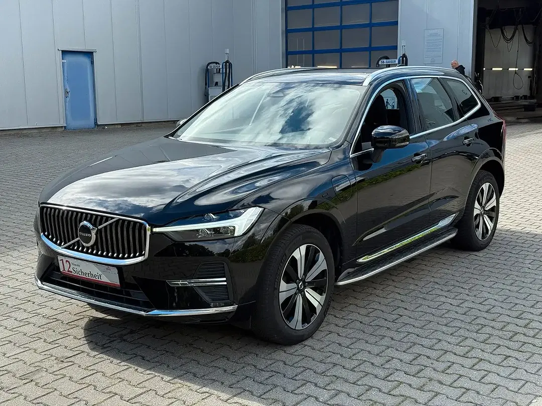 Volvo XC60 PHEV Recharge Inscription Expression - Thumbnail 4