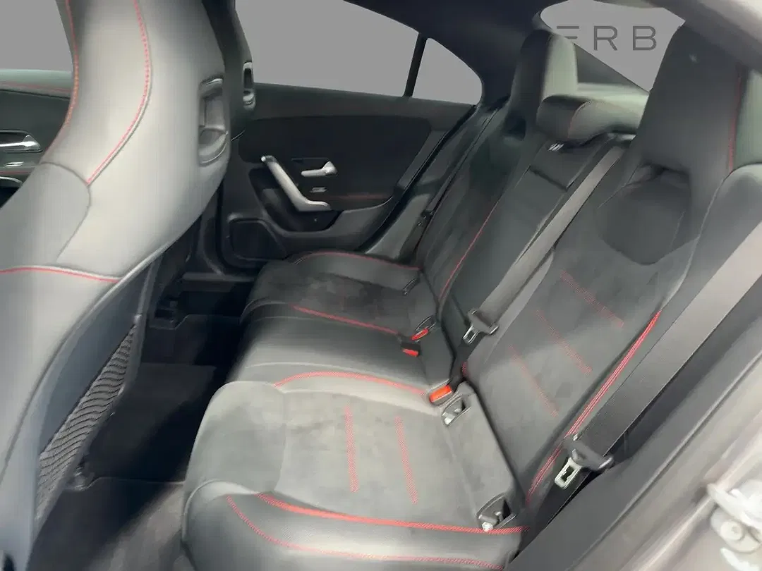 Mercedes-Benz CLA 200 AMG Line - Thumbnail 6