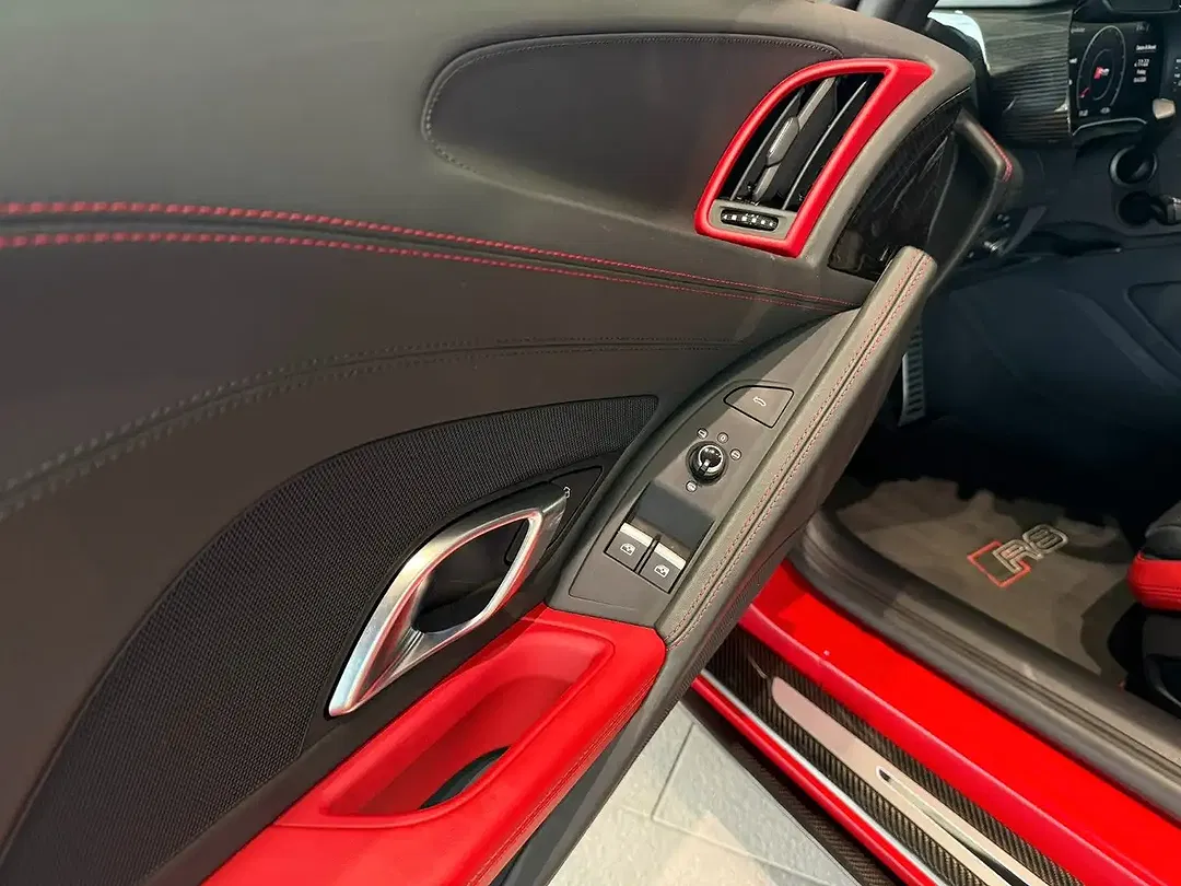 Audi R8 5.2 FSI Coupe - Thumbnail 11