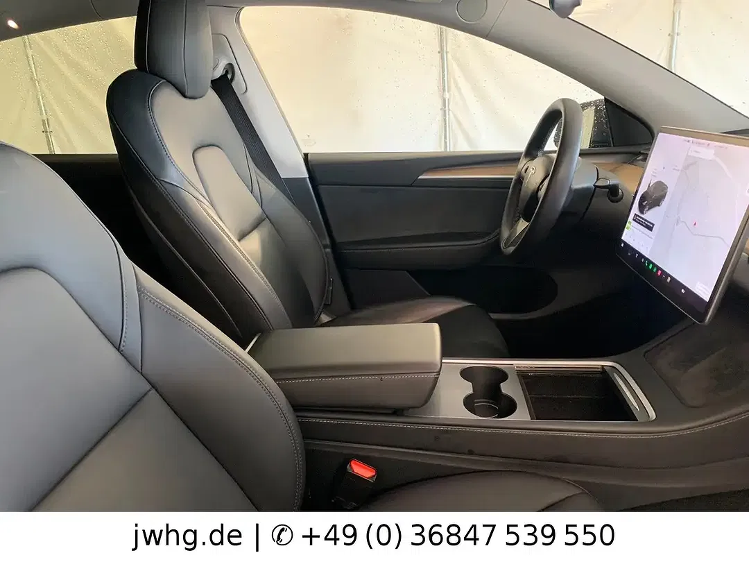 Tesla Model Y AWD Dual Motor Long Range - Thumbnail 4