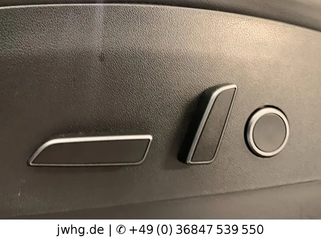 Tesla Model Y AWD Dual Motor Long Range - Thumbnail 9