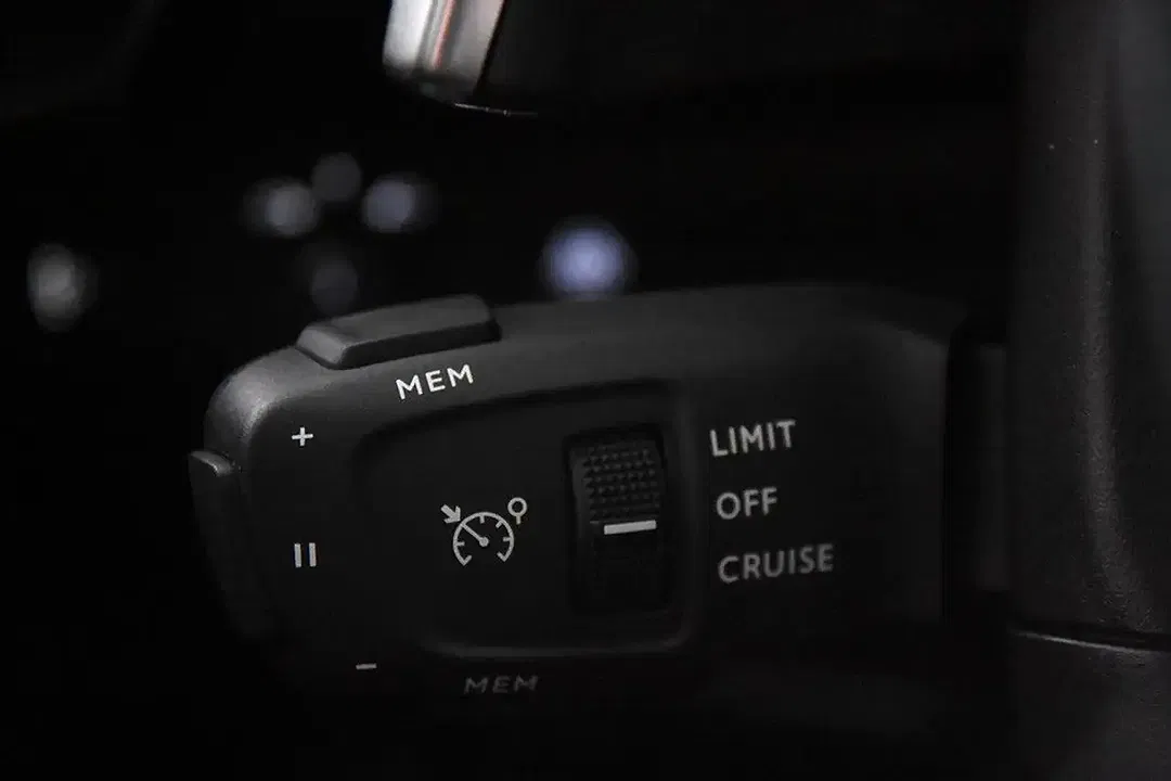 DS Automobiles DS 7 Crossback - Thumbnail 12