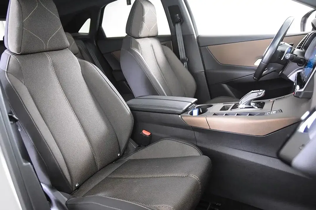 DS Automobiles DS 7 Crossback - Thumbnail 3