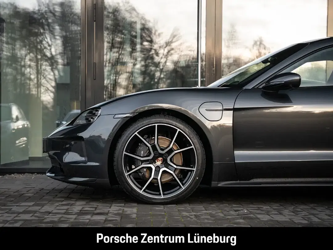 Porsche Taycan Edition - Thumbnail 12