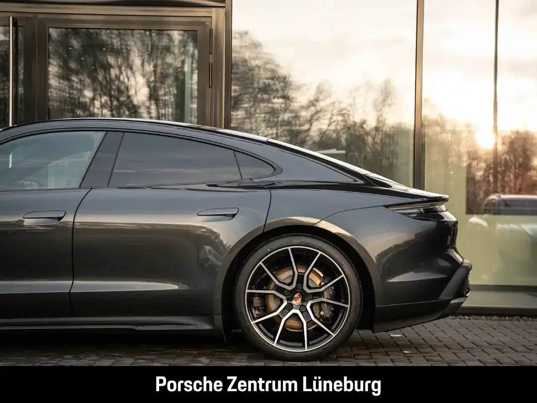 Porsche Taycan Edition - Thumbnail 13
