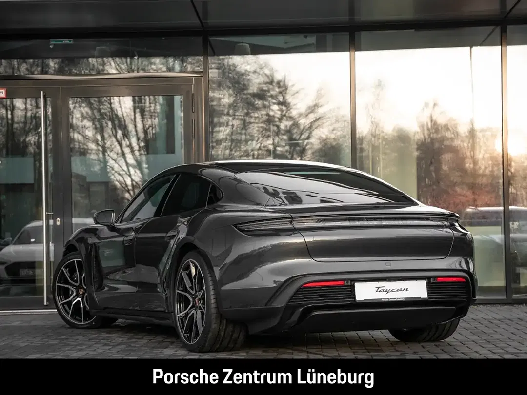 Porsche Taycan Edition - Thumbnail 3