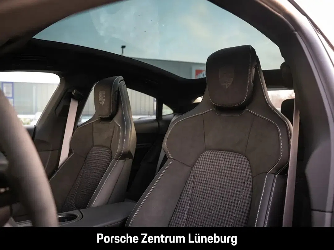 Porsche Taycan Edition - Thumbnail 5