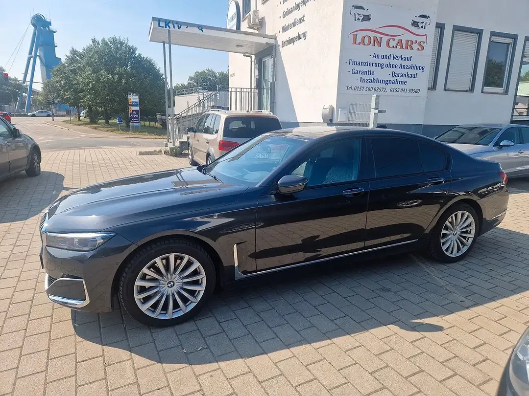 BMW 730 xDrive - Thumbnail 3