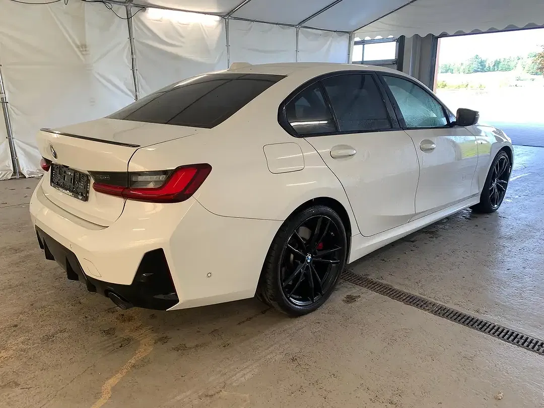 BMW 330 M Sport Pro - Thumbnail 4