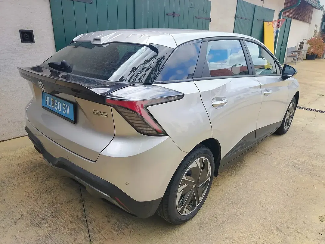 MG MG4 Standard - Thumbnail 3