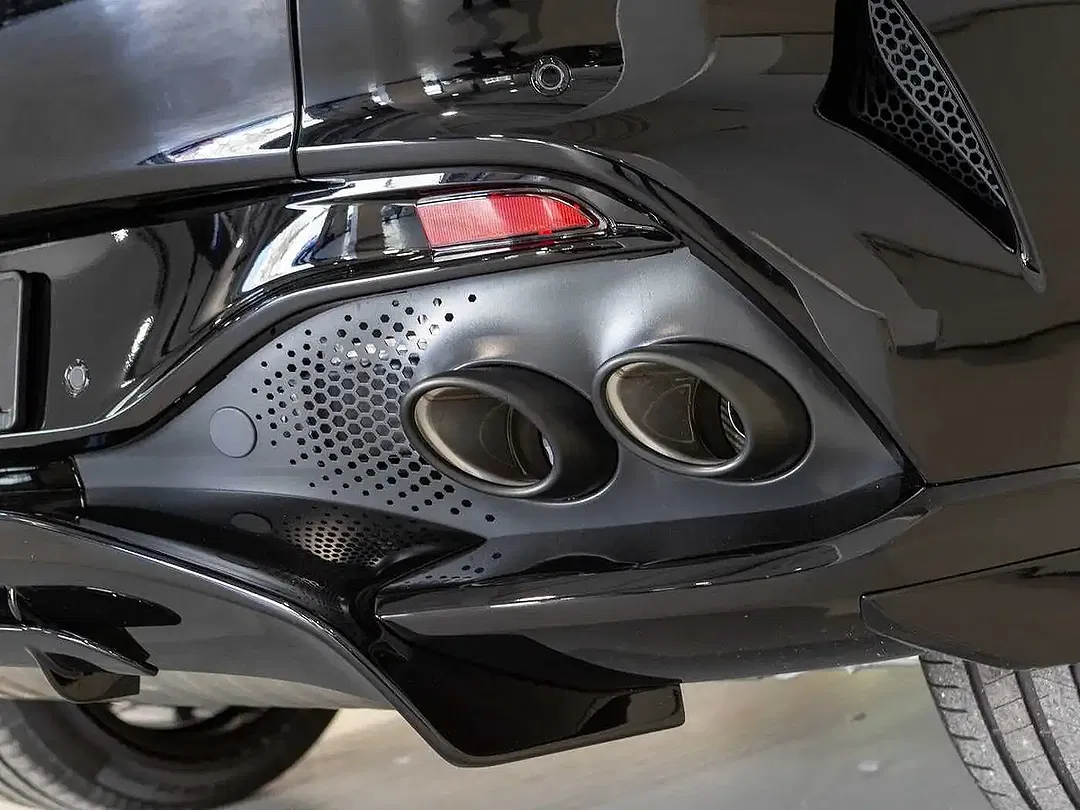 Aston Martin DBX 707 - Thumbnail 13