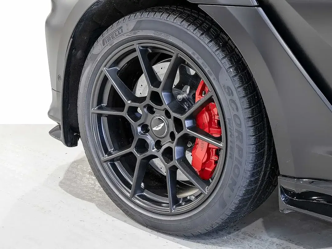 Aston Martin DBX 707 - Thumbnail 4