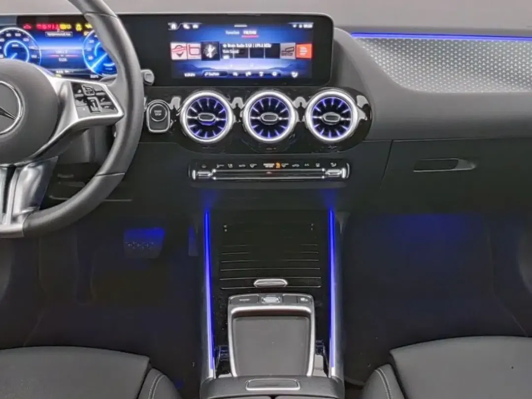 Mercedes-Benz EQA 250 - Thumbnail 5