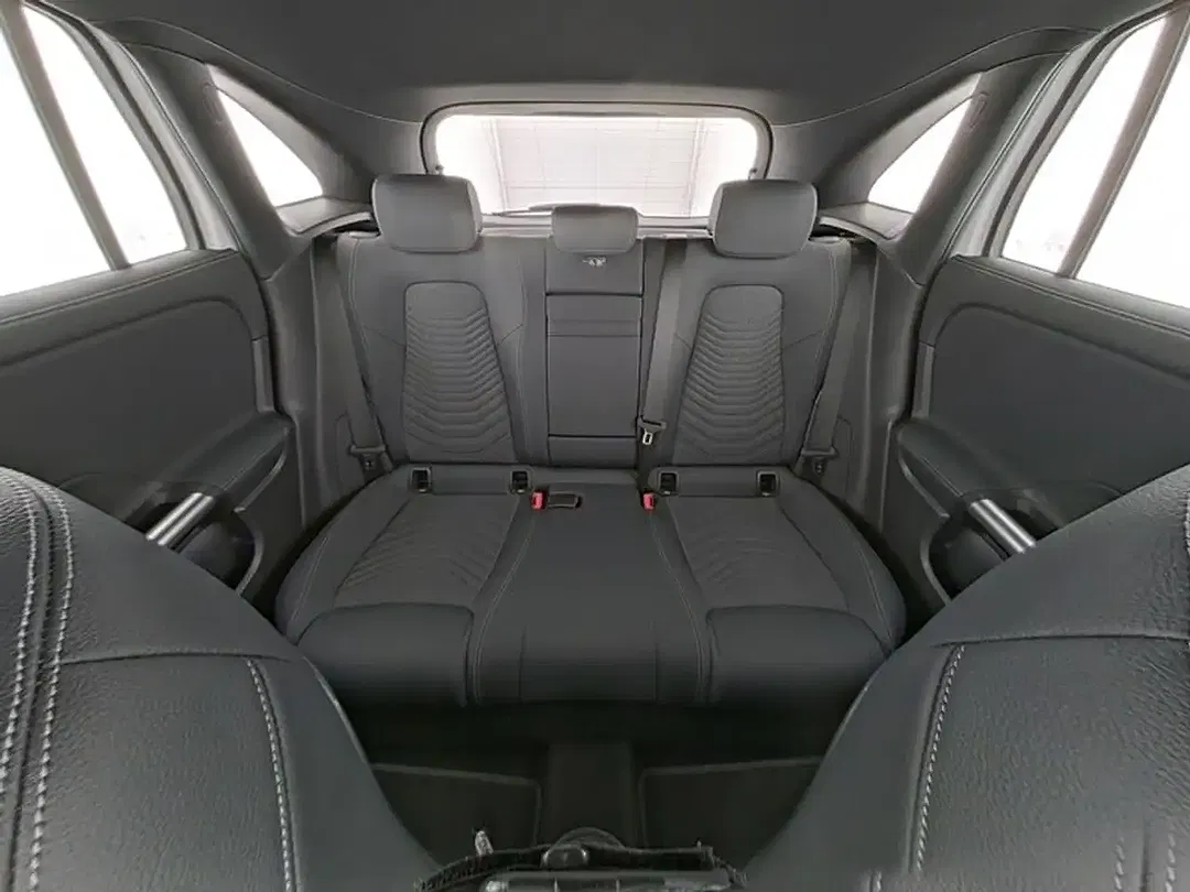 Mercedes-Benz EQA 250 - Thumbnail 8
