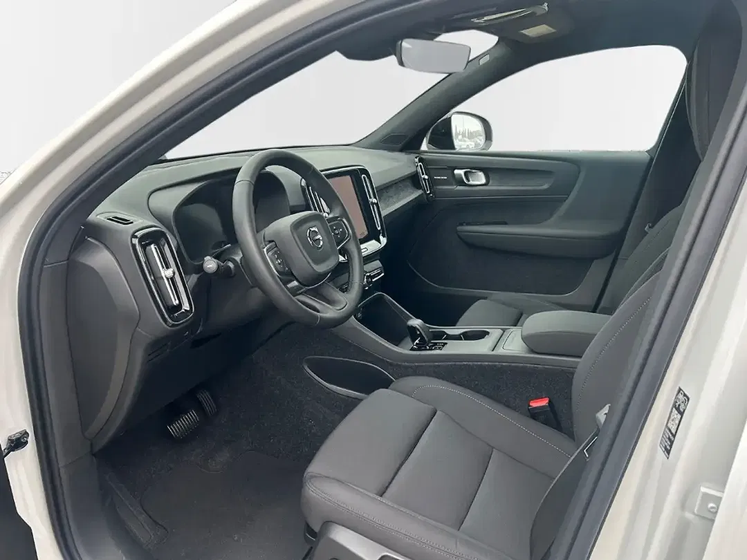 Volvo EX40 Single Motor Plus Black Edition - Thumbnail 10