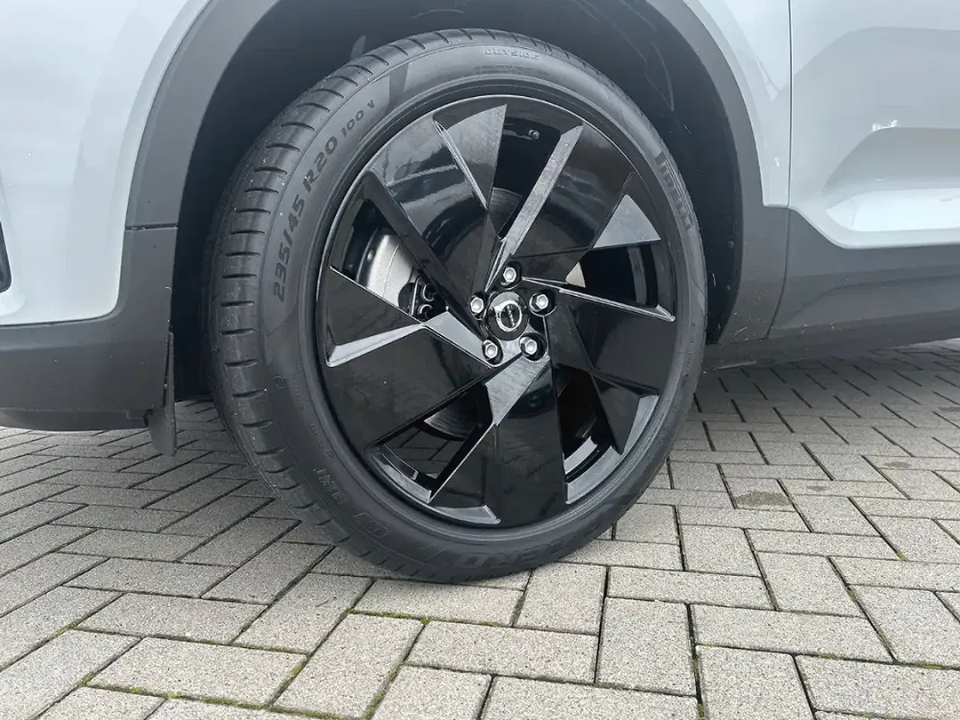 Volvo EX40 Single Motor Plus Black Edition - Thumbnail 9