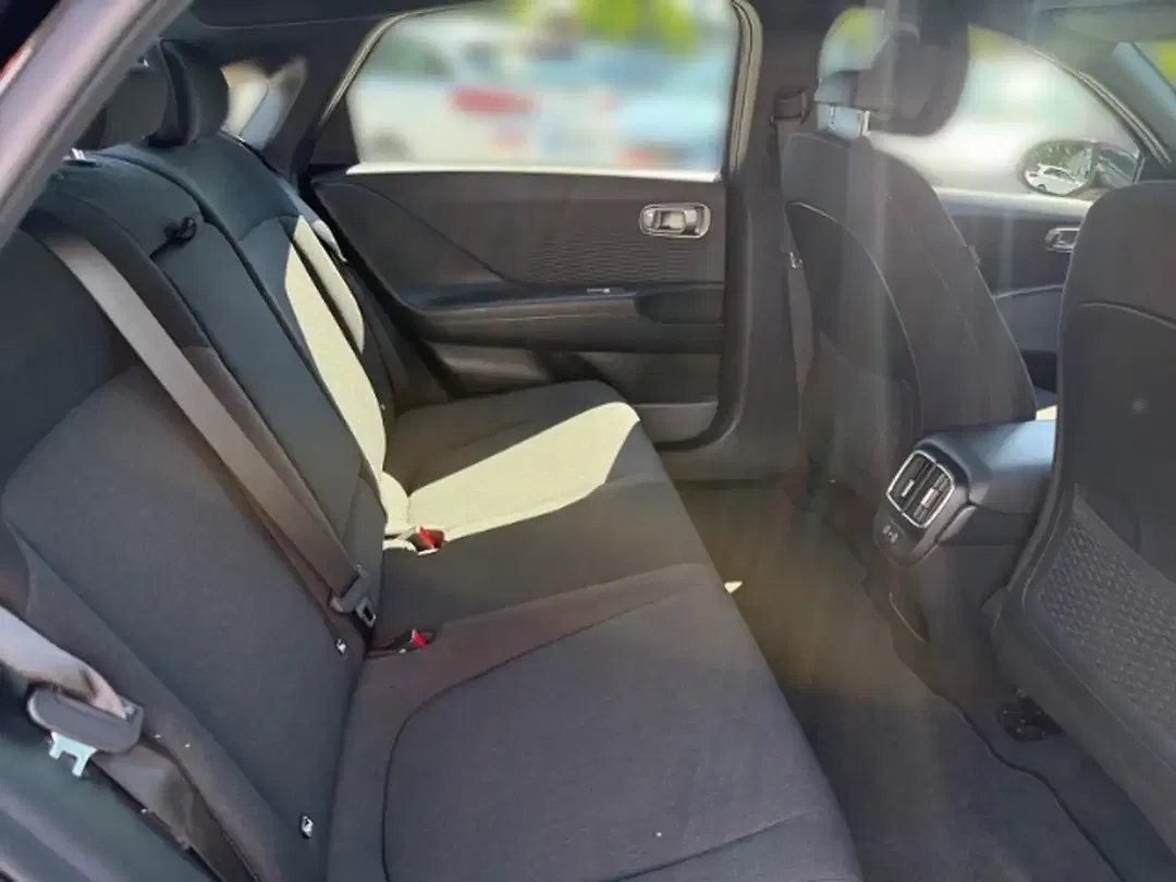 Hyundai IONIQ 6 Basis - Thumbnail 13