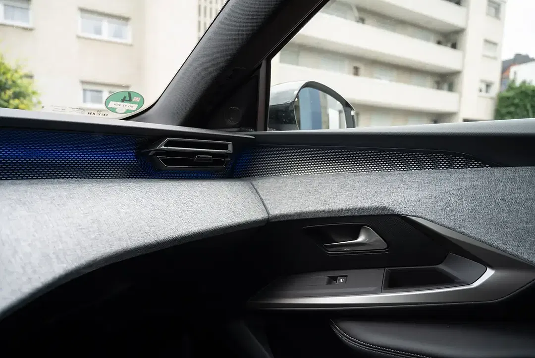 Peugeot 3008 145 e-DSC6 Hybrid GT - Thumbnail 12