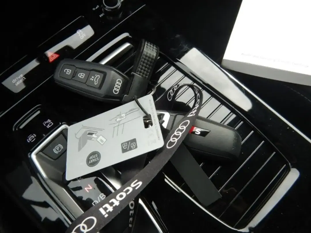 Audi SQ6 e-tron quattro Edition One - Thumbnail 10