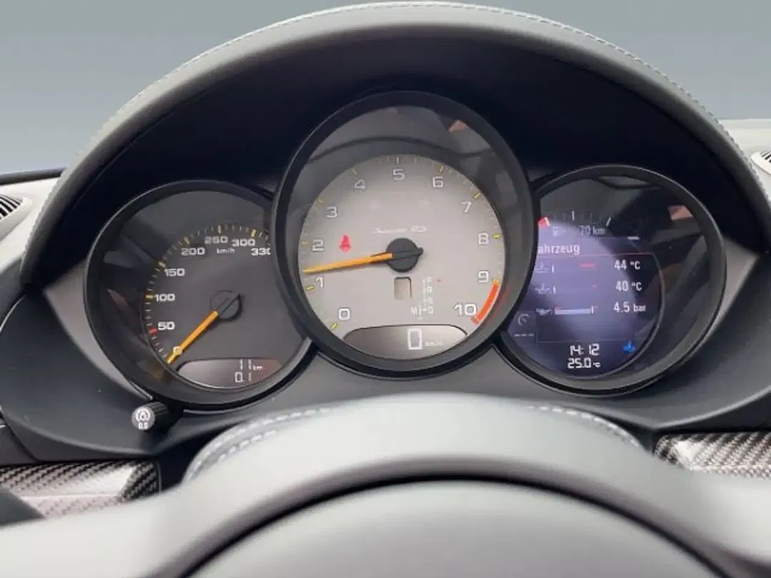 Porsche 718 Spyder RS - Thumbnail 13