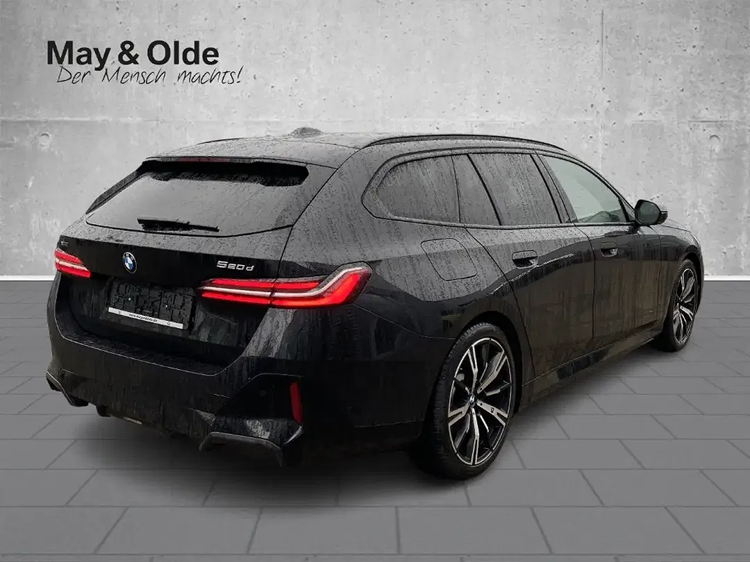 BMW 520 xDrive - Thumbnail 3