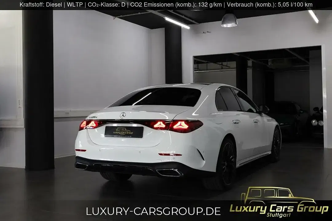 Mercedes-Benz E 220 - Thumbnail 13