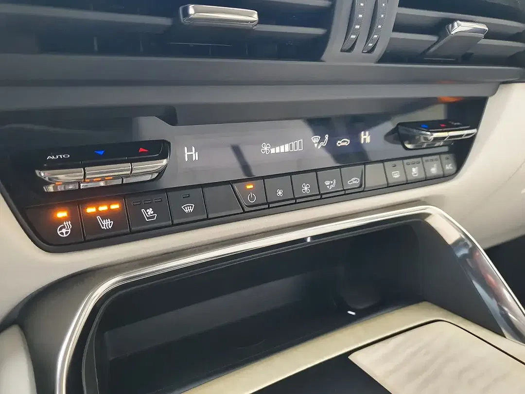 Mazda CX-60 AWD Hybrid Takumi - Thumbnail 24