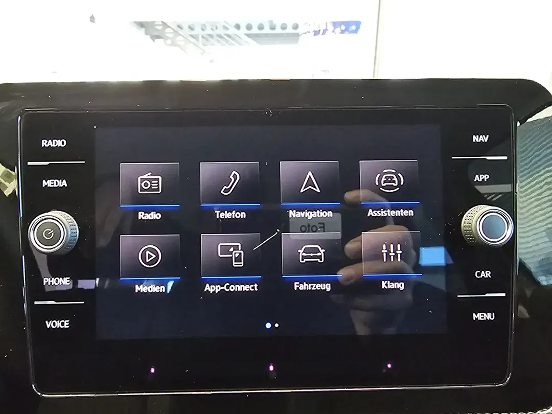 Volkswagen T-Cross Life - Thumbnail 11