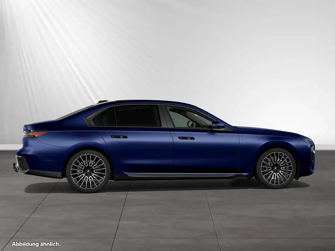BMW 750 xDrive M Sport - Thumbnail 8